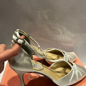 Benjamin Walk Dyeables Touch Ups white dyeable shoe Size 9 Brand New in Box